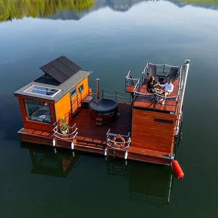 Aquachill Houseboat & Wellness Liptovský Trnovec Exterior foto