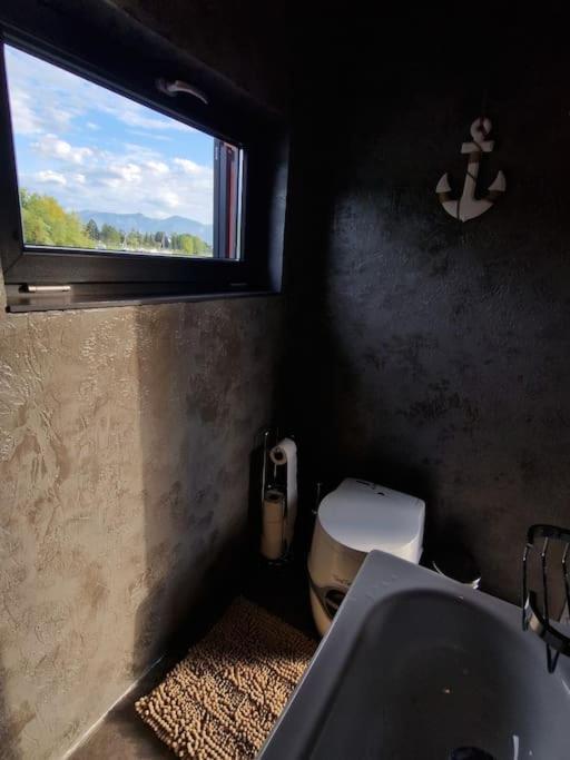 Aquachill Houseboat & Wellness Liptovský Trnovec Exterior foto