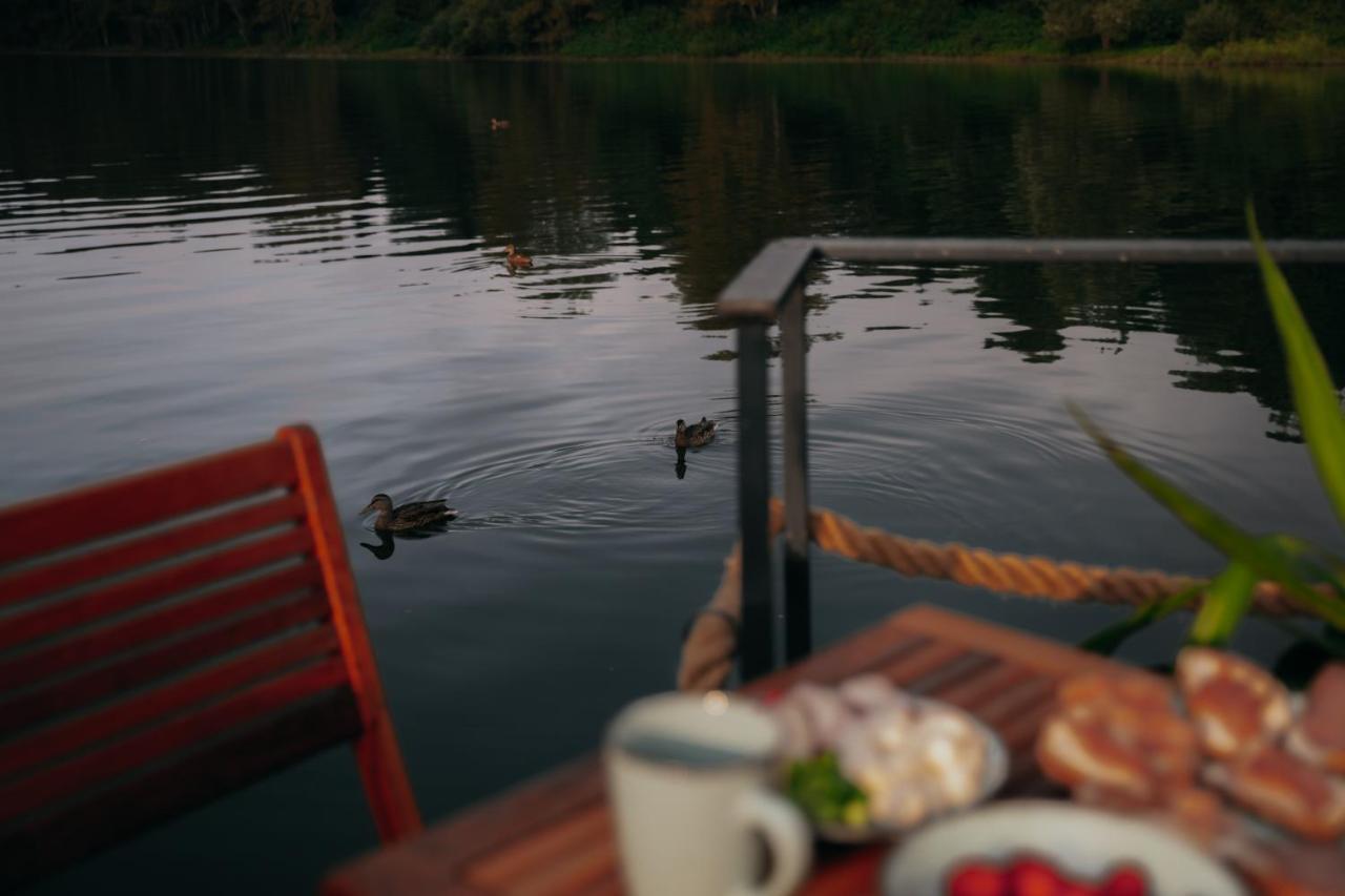 Aquachill Houseboat & Wellness Liptovský Trnovec Exterior foto