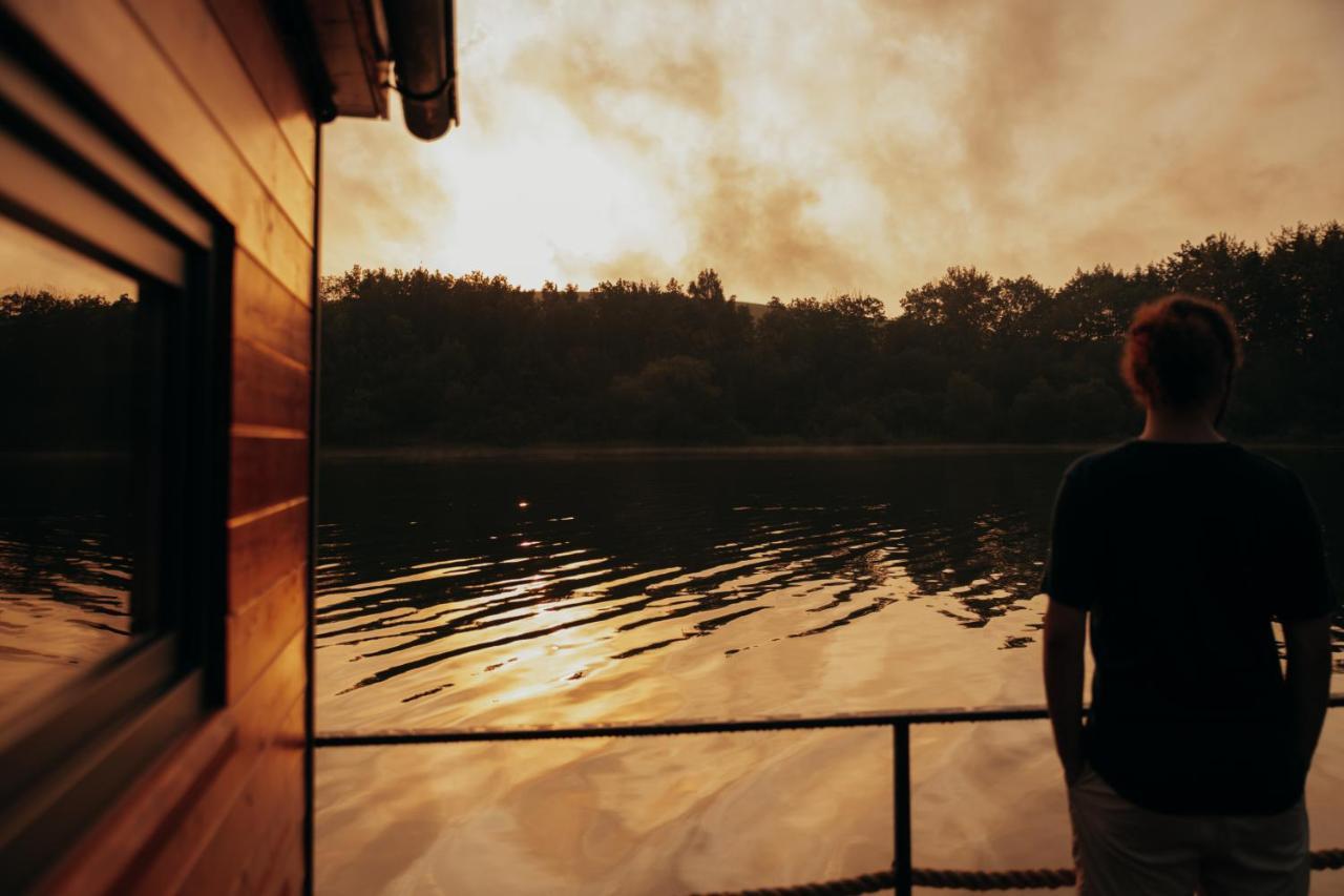 Aquachill Houseboat & Wellness Liptovský Trnovec Exterior foto
