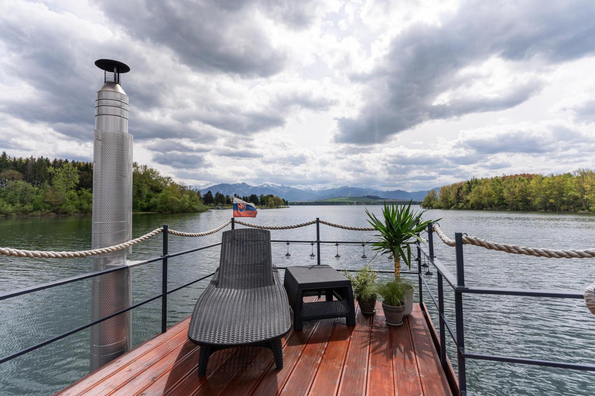 Aquachill Houseboat & Wellness Liptovský Trnovec Exterior foto